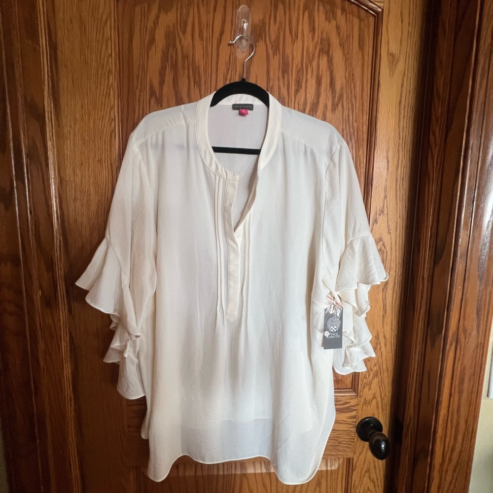 Vince Camuto Elegant White Ruffle Sleeve Plus Size Blouse